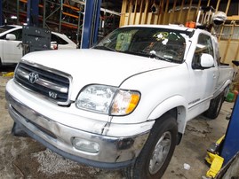 2001 Toyota Tundra Limited White Extended Cab 4.7L AT 2WD #Z23224